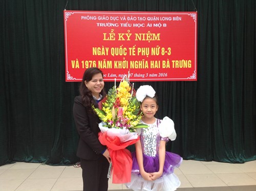 Trường Tiểu học Ái Mộ B long trọng tổ chức Lễ kỉ niệm Ngày Quốc tế Phụ nữ và 1976 năm Khởi nghĩa Hai Bà Trưng